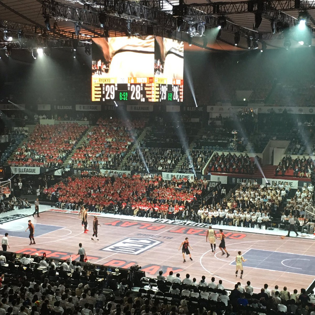 Chán sân truyền thống, người Nhật tạo ra sân bóng rổ điện tử sang chảnh đầu tiên trên thế giới