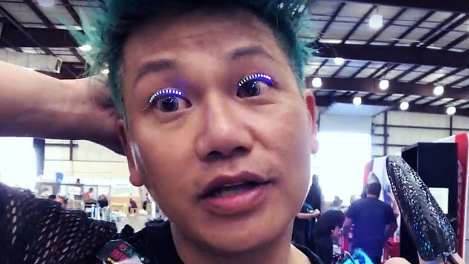 Anh chàng gốc Việt sáng tạo ra phong trào gắn lông mi đèn LED nhấp nháy